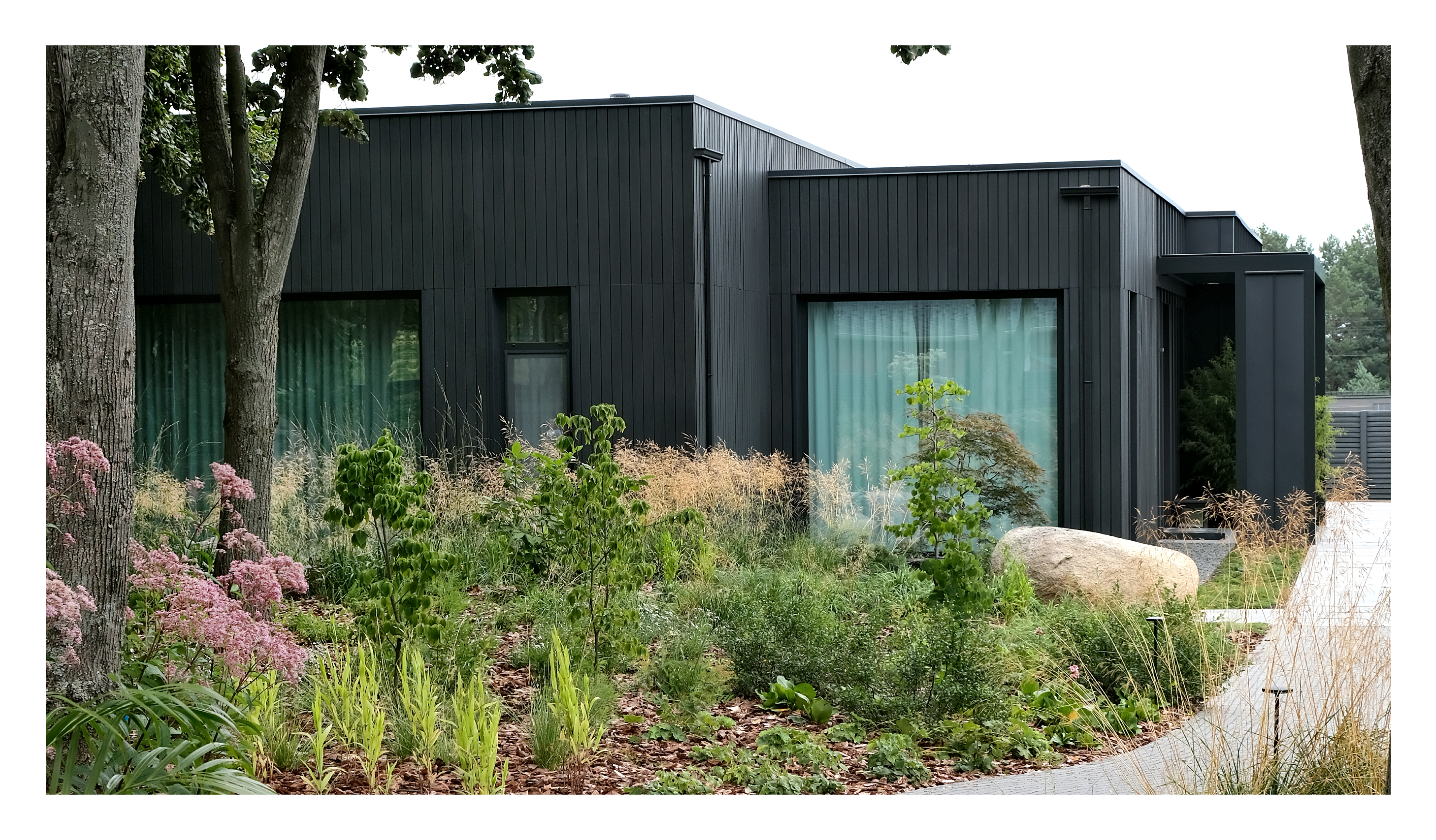 akz architectura. ryabinki house